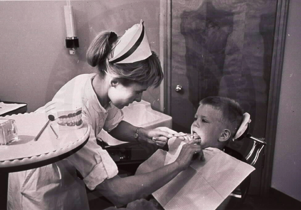 Dental hygenist 1943